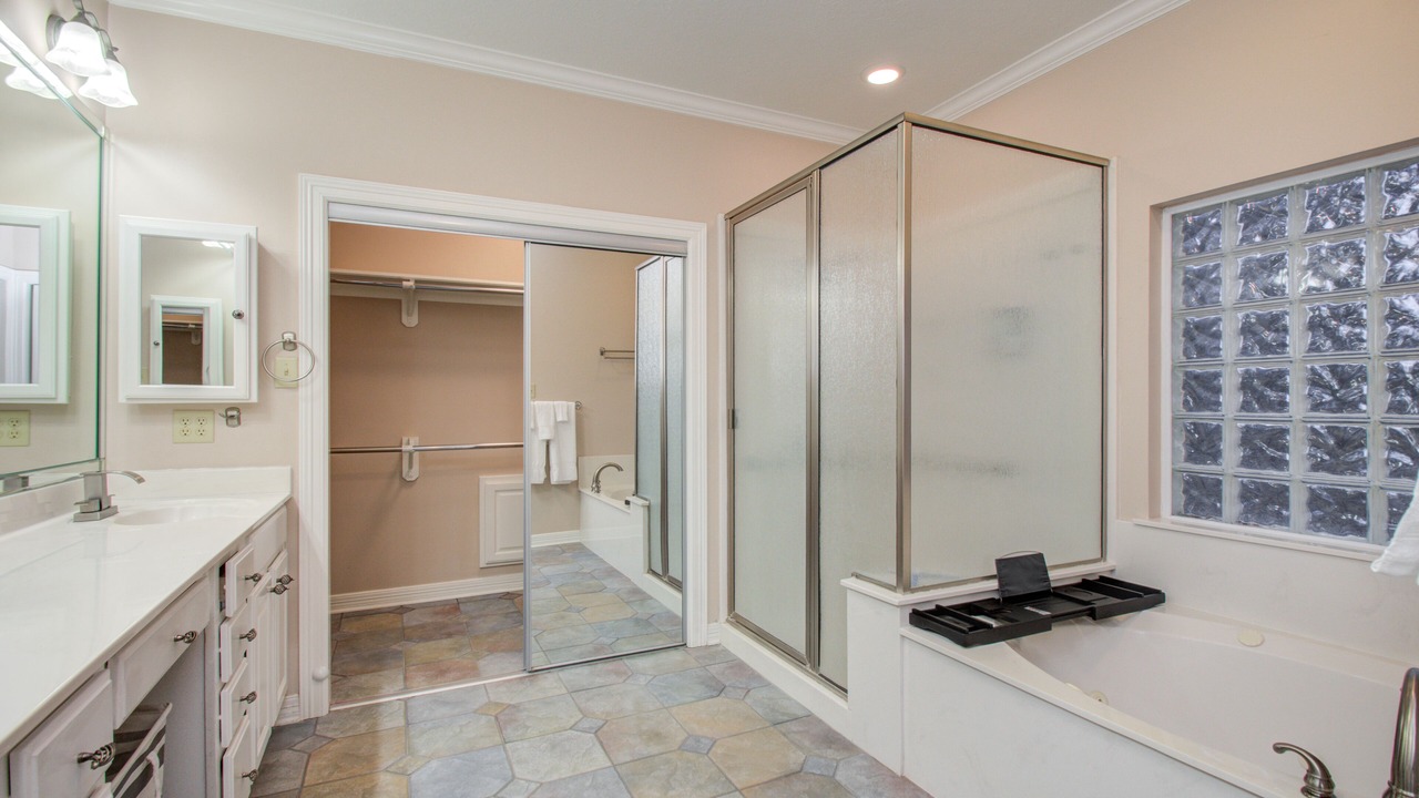 Photo of Bathroom in Pointblank