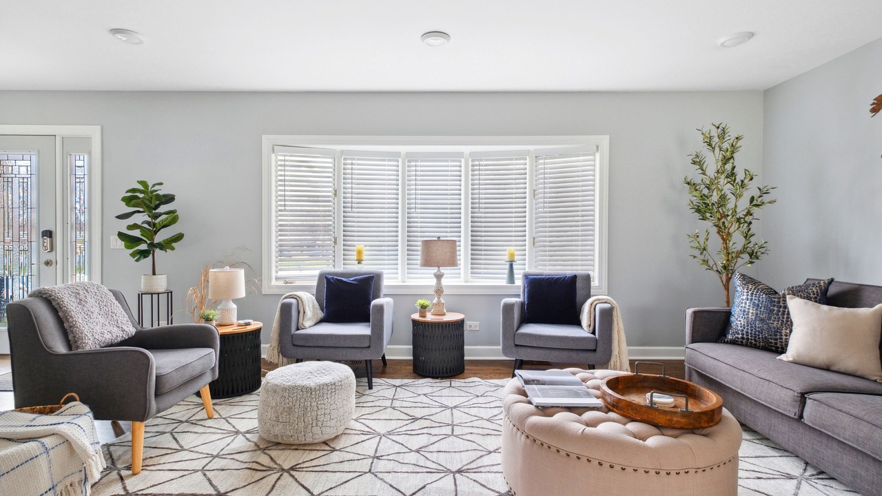 Photo of Livingroom in Highland Hills