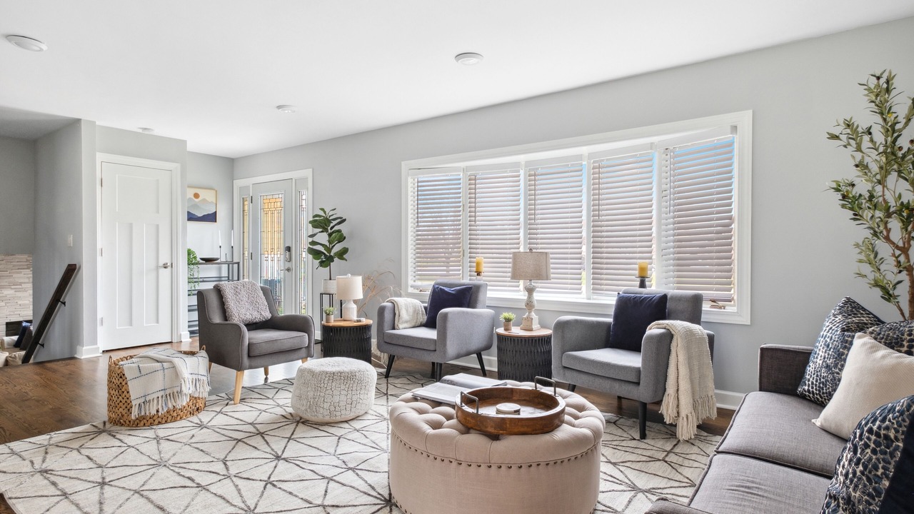 Photo of Livingroom in Highland Hills