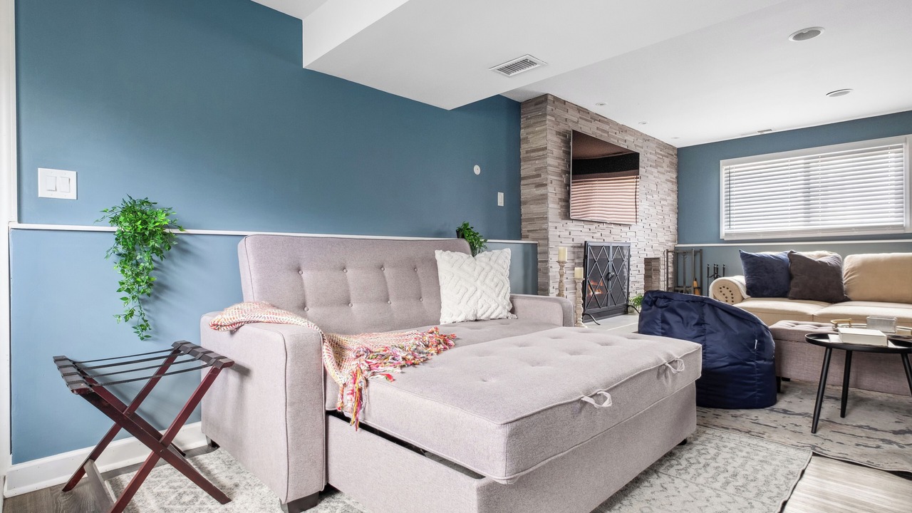 Photo of Livingroom in Highland Hills