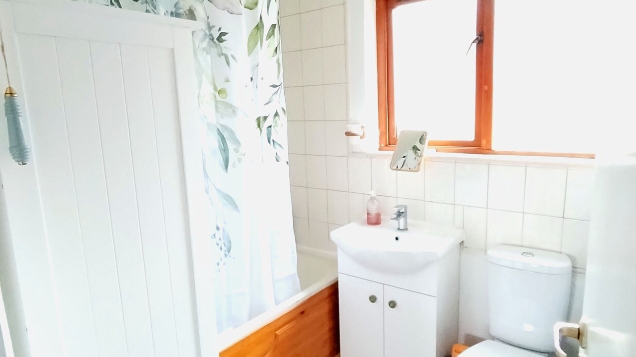 Photo of Bathroom in Yiewsley