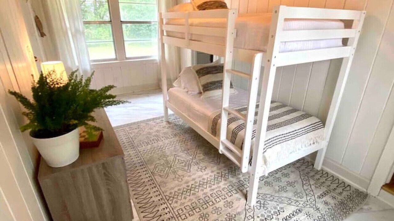 Photo of Bedroom in Thunderbolt