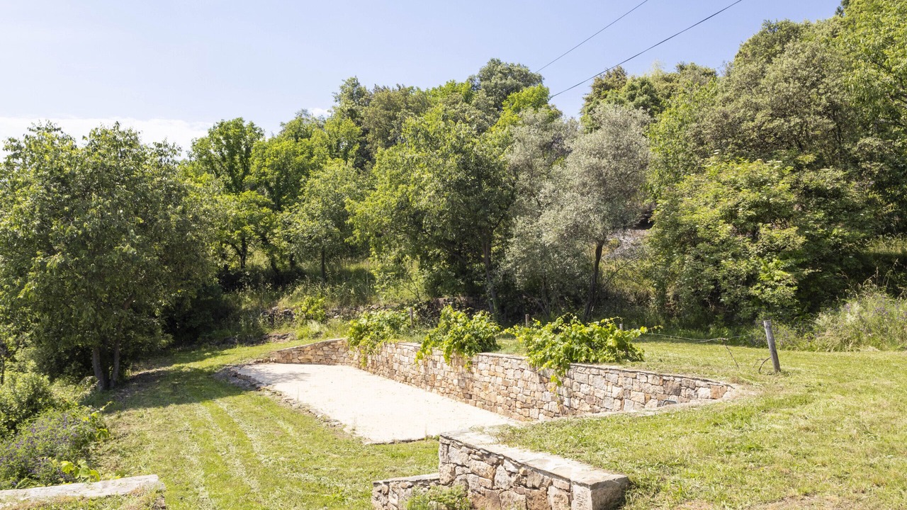 Photo of Outdoor in Saint-Pierre-Saint-Jean