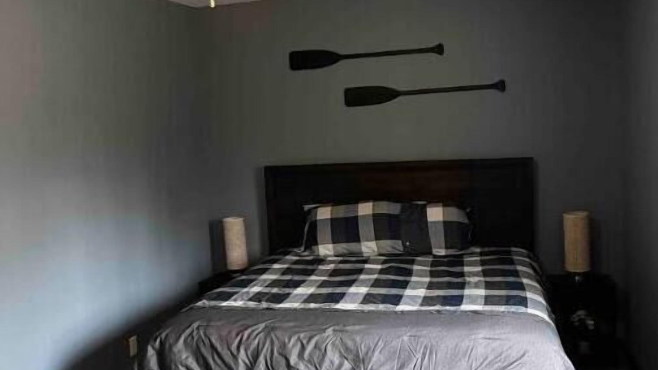 Photo of Bedroom in Colpoys Bay