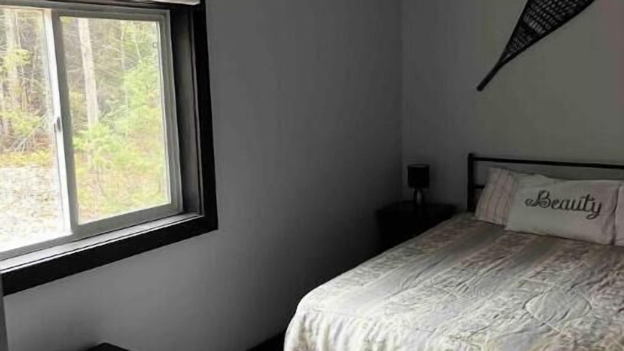 Photo of Bedroom in Colpoys Bay