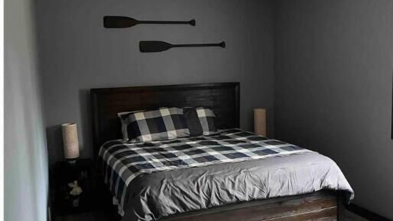 Photo of Bedroom in Colpoys Bay
