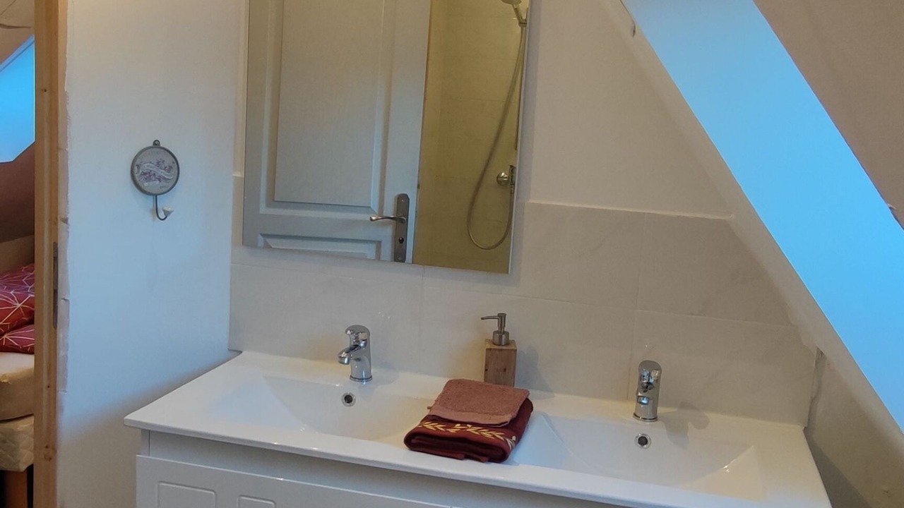 Photo of Bathroom in Beaumont-sur-Sarthe