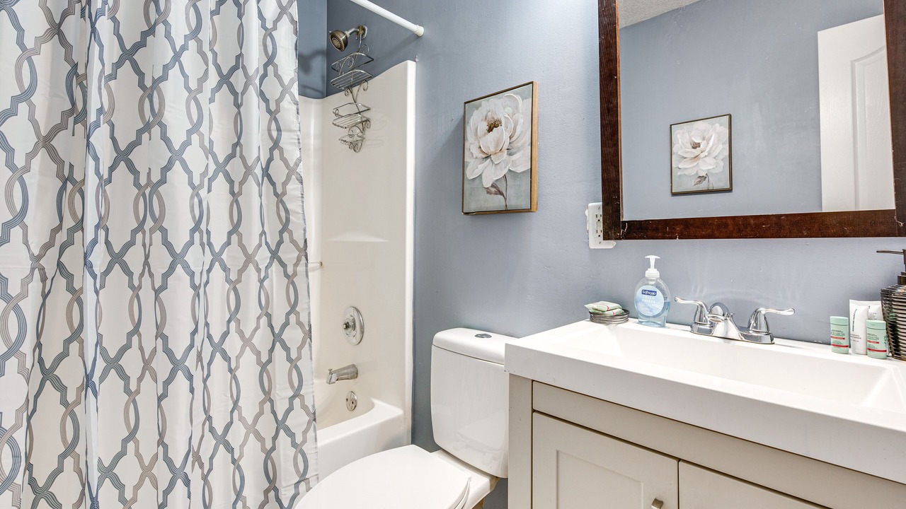 Photo of Bathroom in Winder