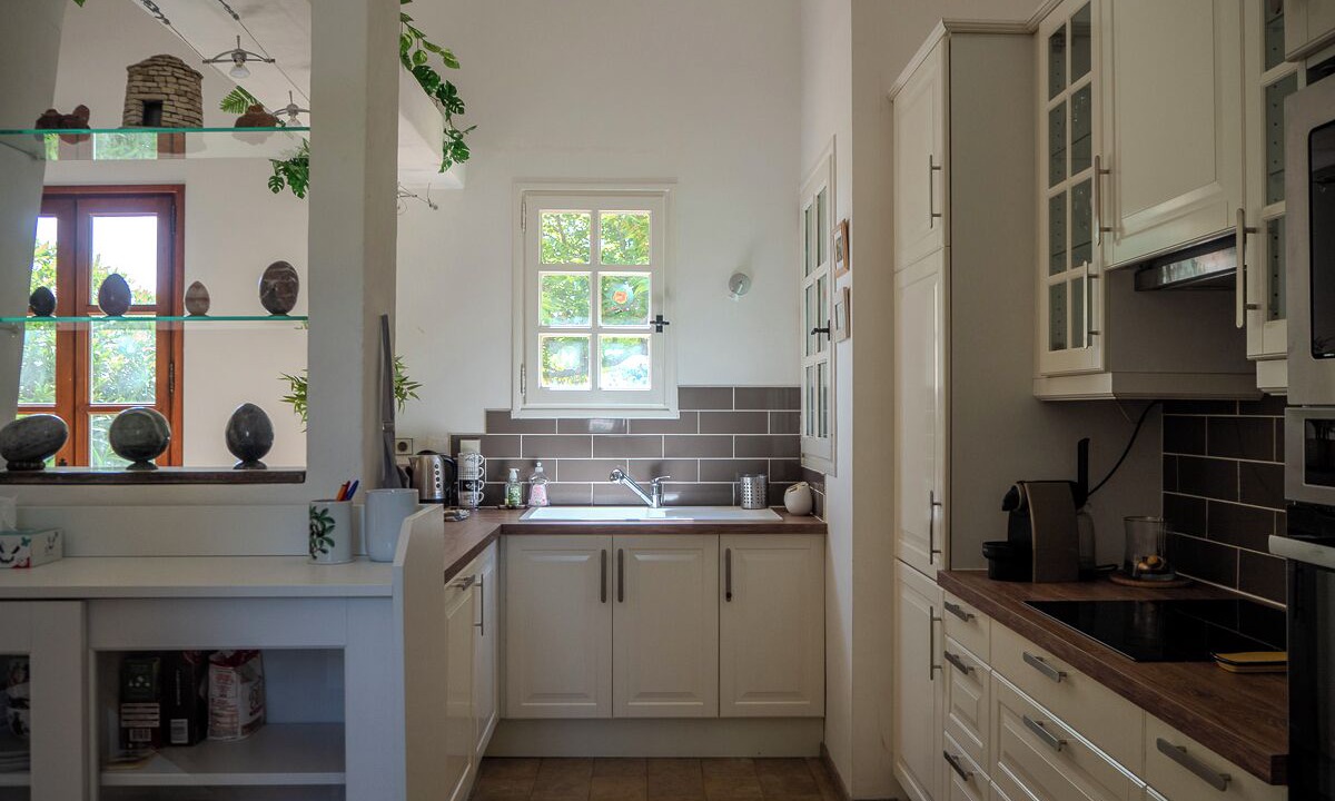 Photo of Kitchen in Saint-Michel-l'Observatoire