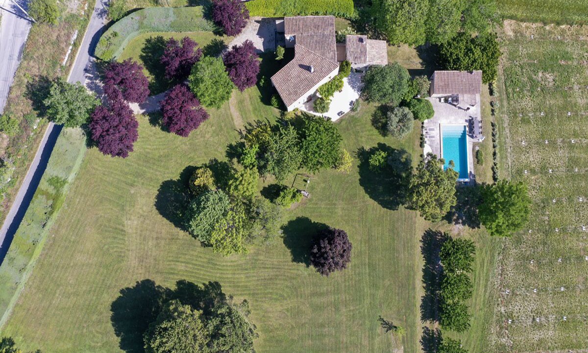 Photo of Outdoor in Saint-Michel-l'Observatoire