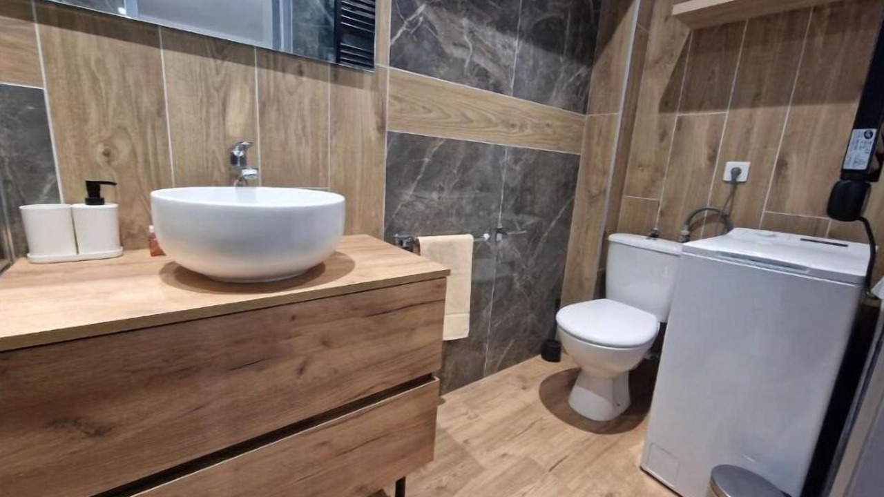 Photo of Bathroom in Port-Aviation