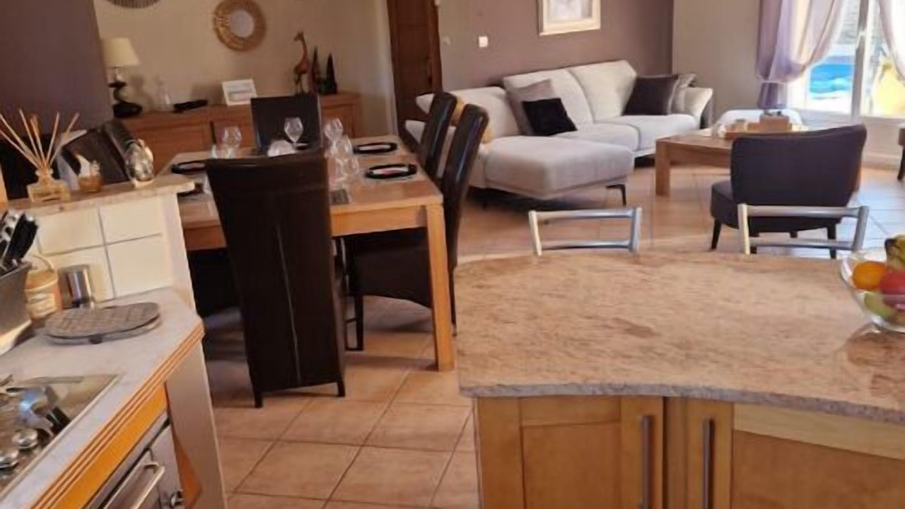 Photo of Others in Tulette