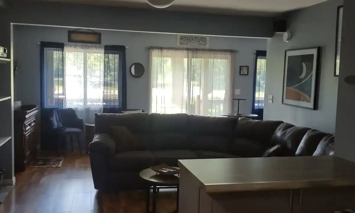 Photo of Livingroom in Thayer