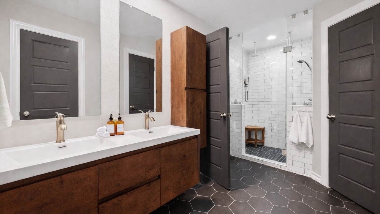 Photo of Bathroom in West Oak Hill