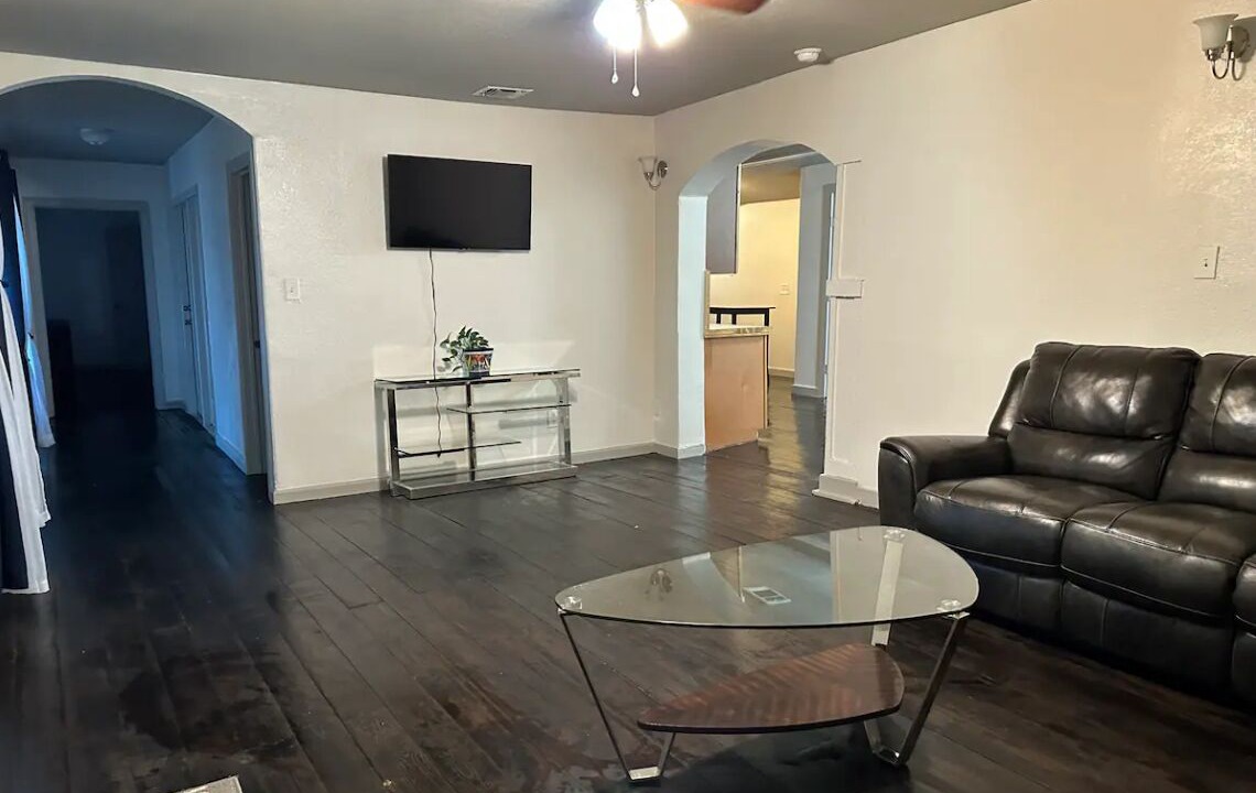 Photo of Livingroom in Kyle