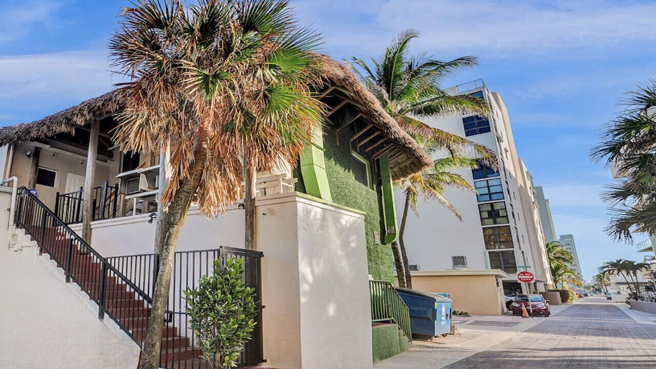 Photo of Outdoor in Hollywood