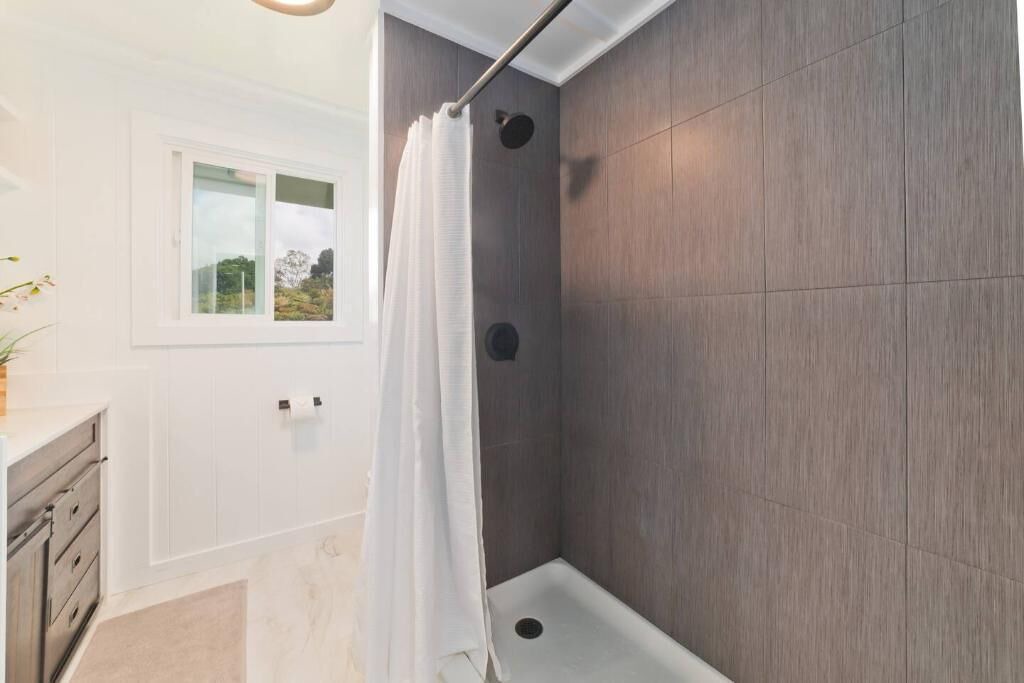 Photo of Bathroom in Kealakekua