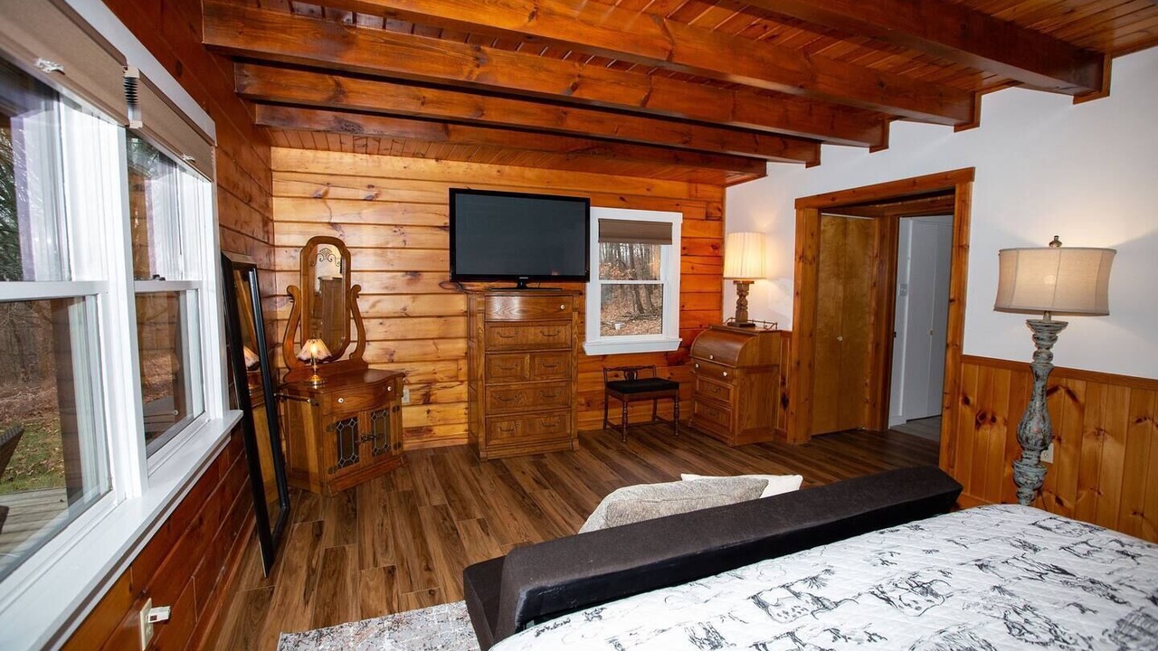 Photo of Bedroom in Slippery Rock