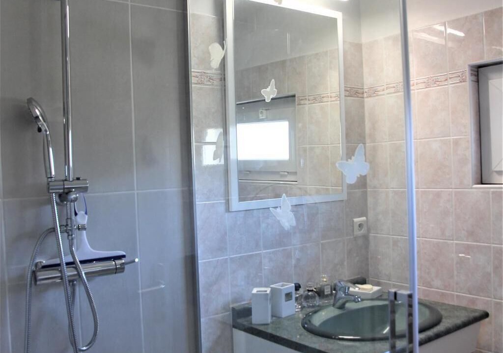 Photo of Bathroom in Fontaine-sur-Somme