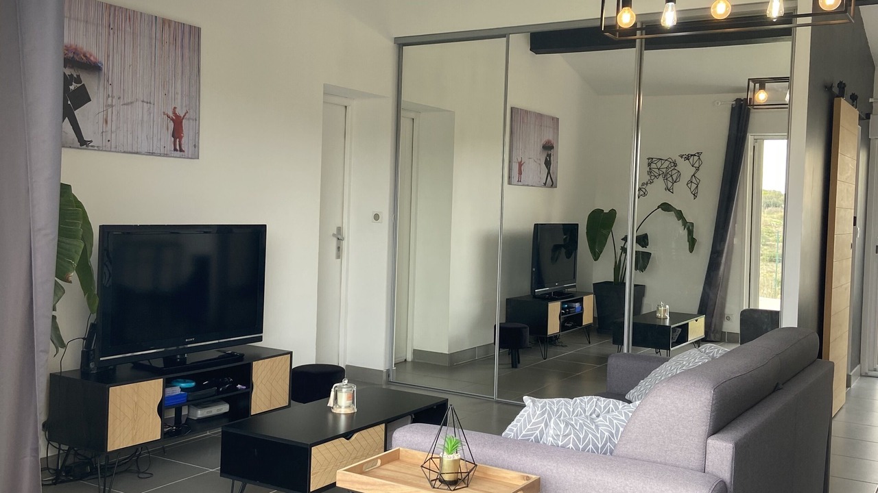 Photo of Livingroom in Cournonsec
