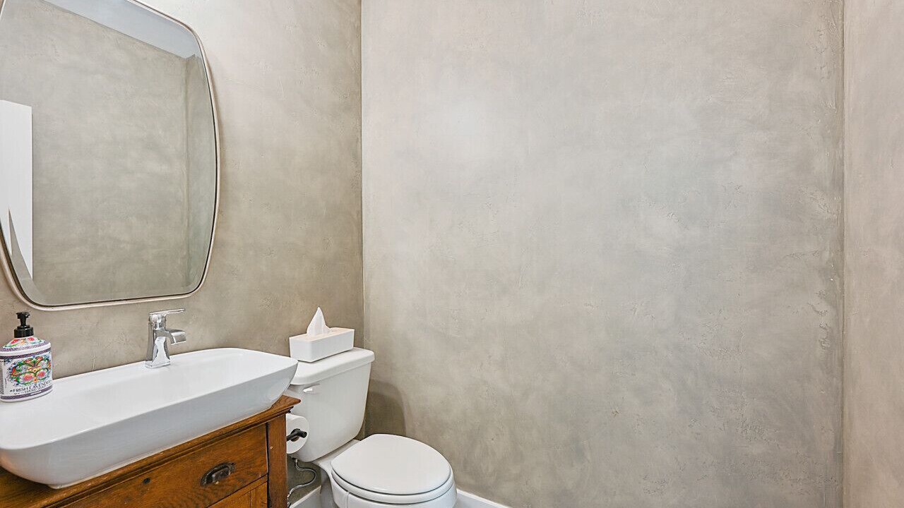 Photo of Bathroom in North Oakwood