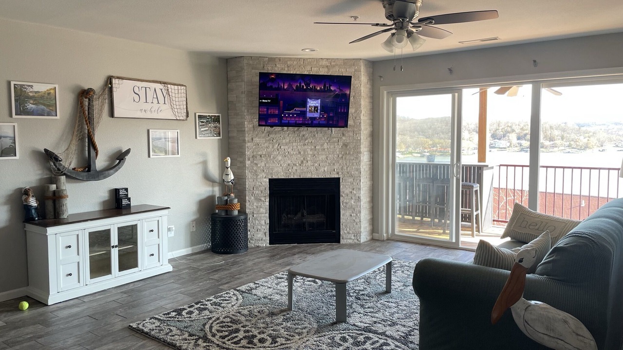 Photo of Livingroom in Camdenton