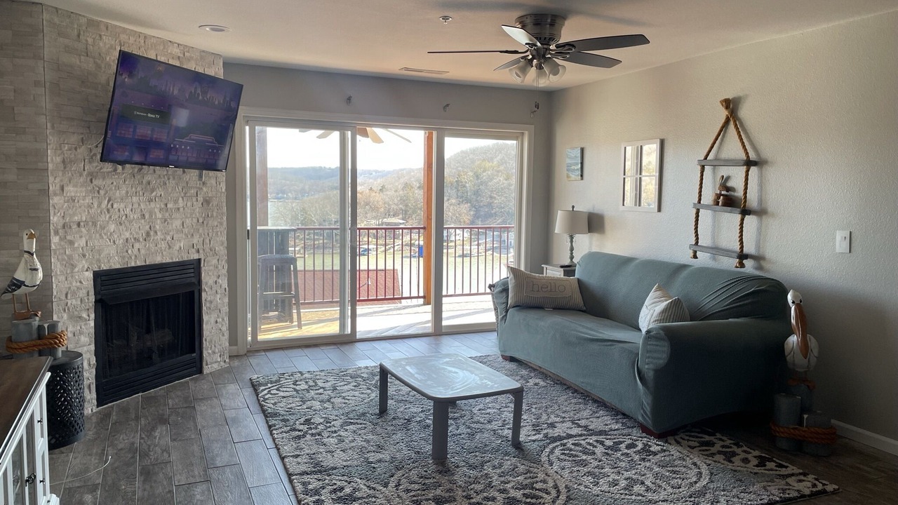 Photo of Livingroom in Camdenton