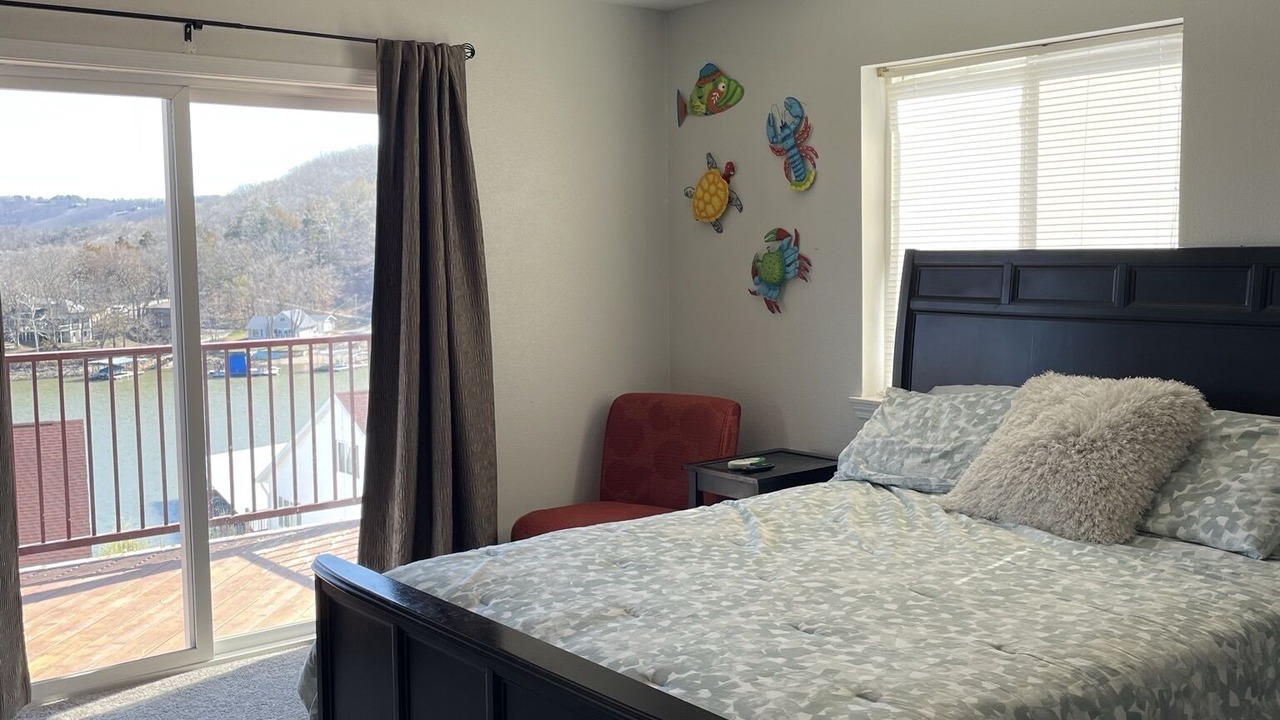 Photo of Bedroom in Camdenton
