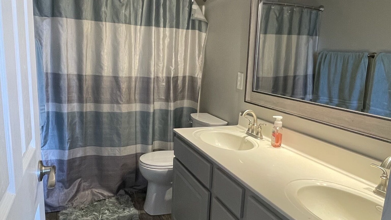 Photo of Bathroom in Camdenton