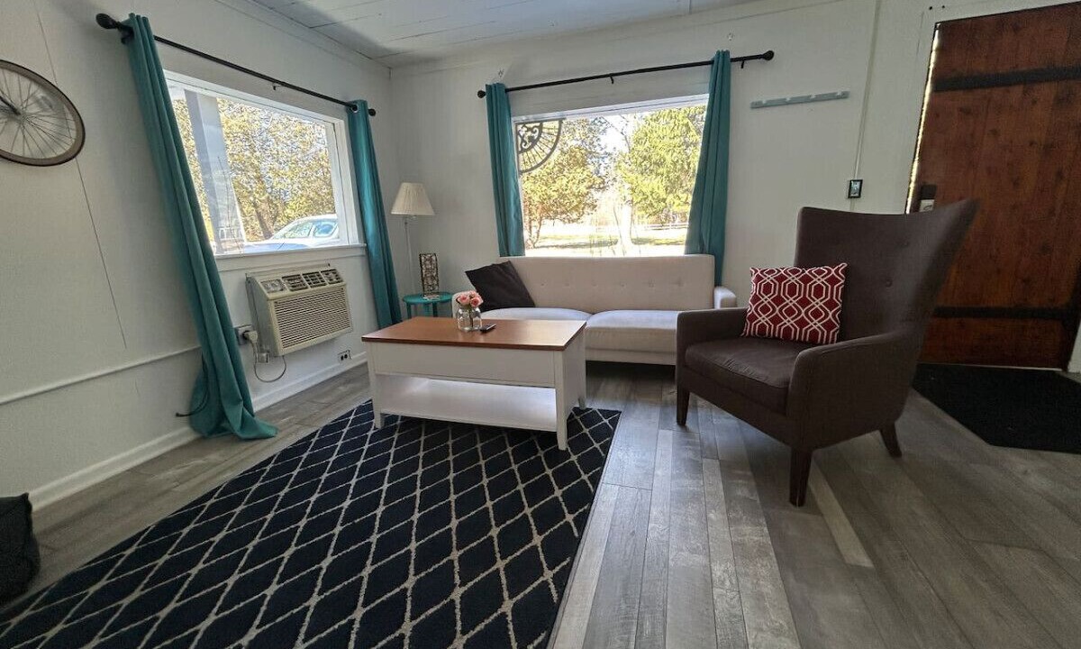 Photo of Bedroom in Applegate