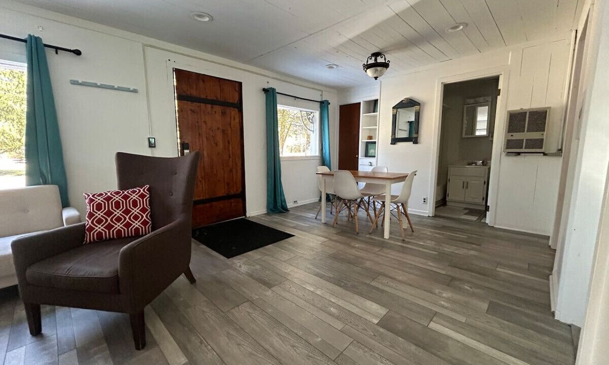 Photo of Bedroom in Applegate