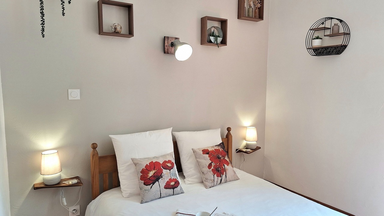 Photo of Bedroom in Saint-Georges-de-Levejac