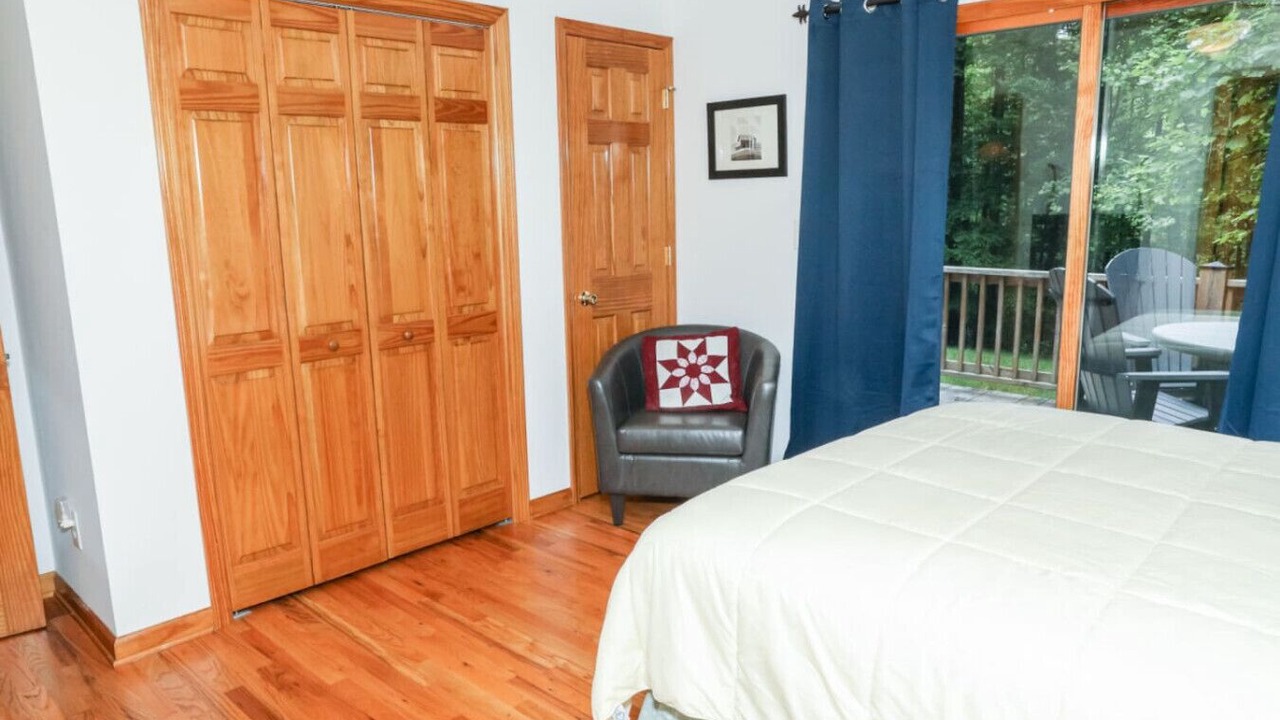 Photo of Bedroom in Peters Creek