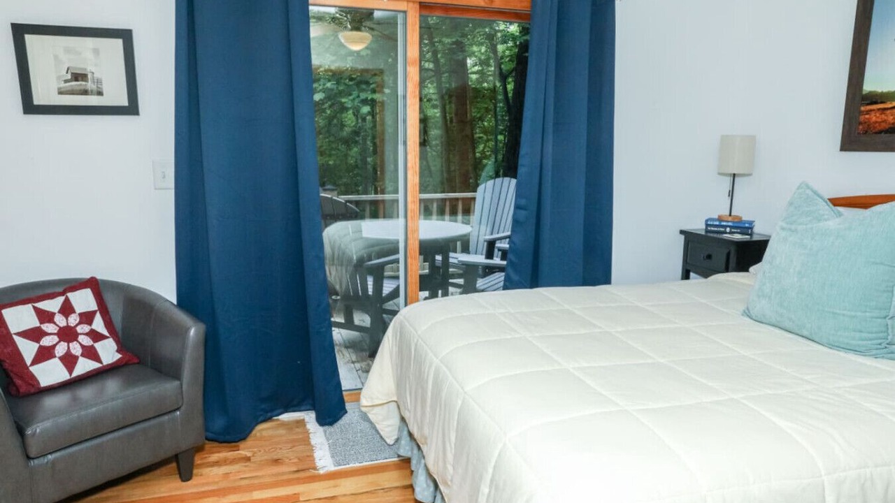Photo of Bedroom in Peters Creek