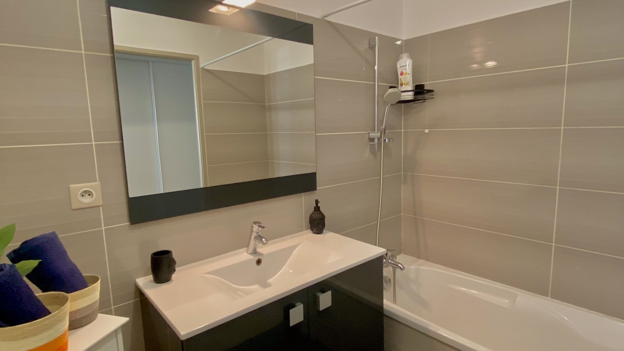 Photo of Bathroom in Juvignac