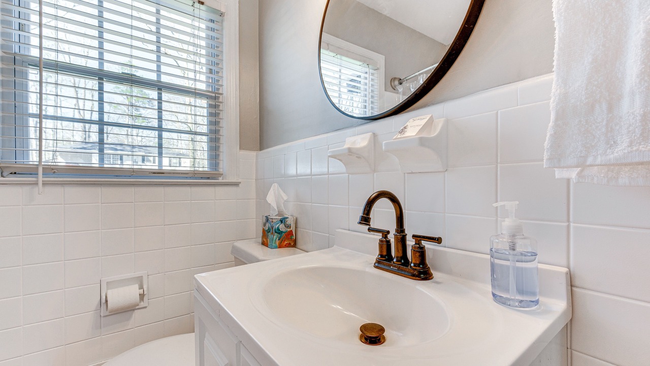 Photo of Bathroom in Mableton