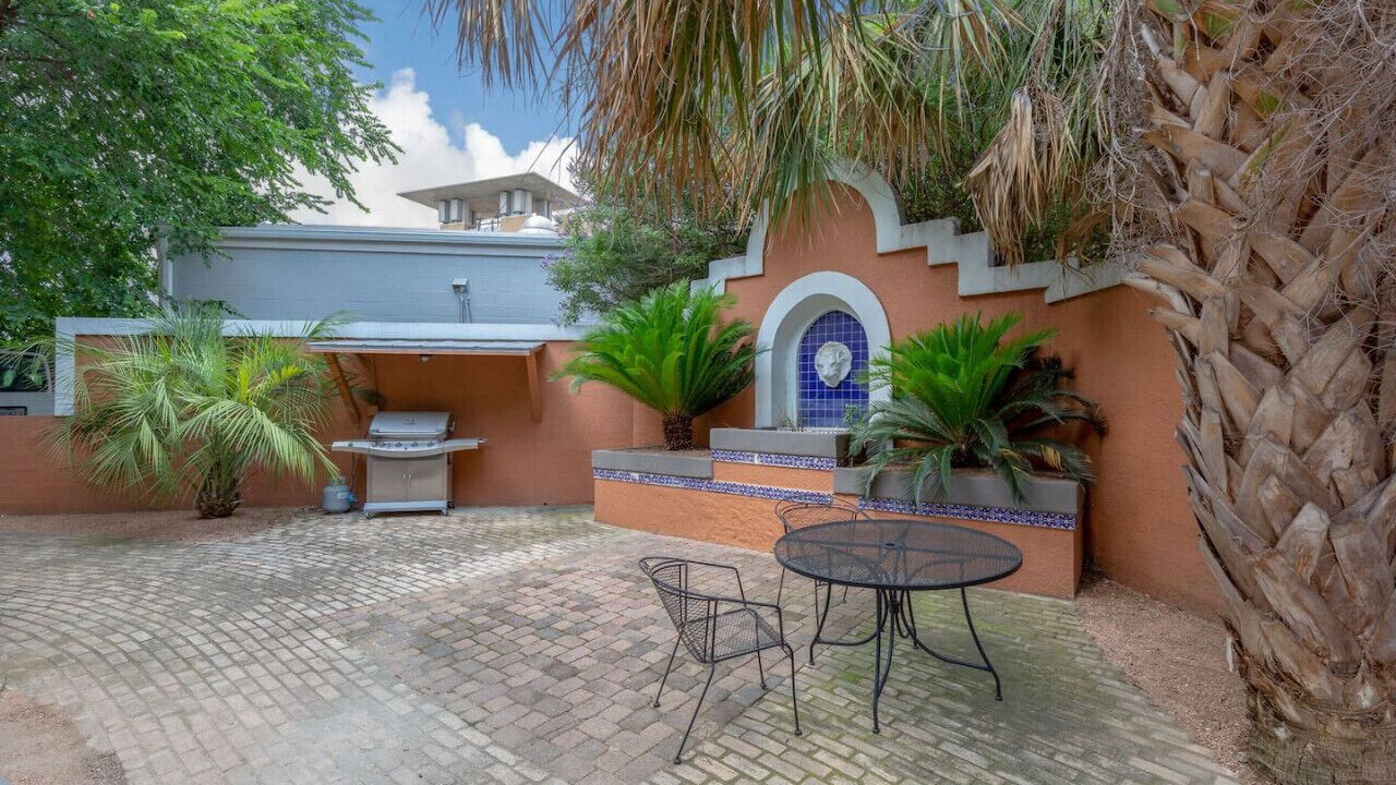 Photo of Outdoor in West End