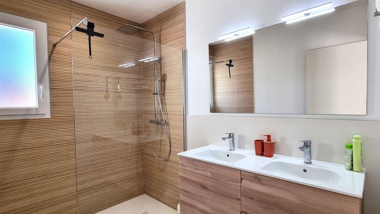 Photo of Bathroom in Thuir