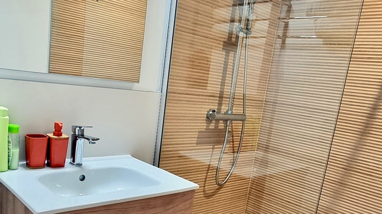 Photo of Bathroom in Thuir