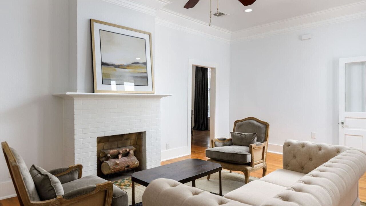 Photo of Livingroom in Midtown