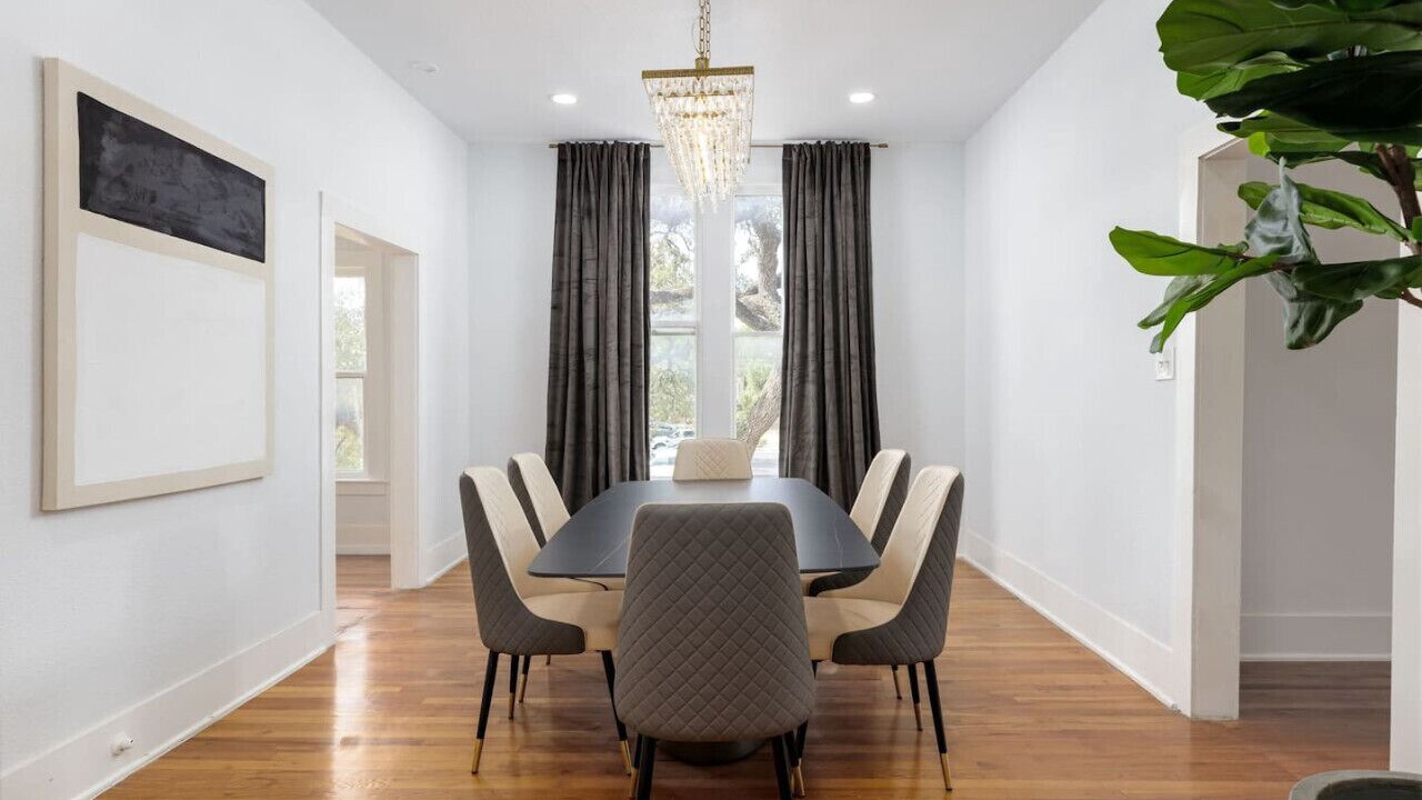 Photo of Livingroom in Midtown