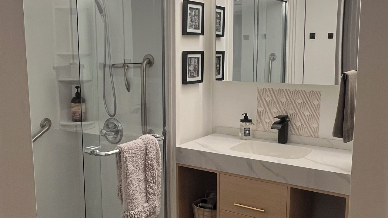 Photo of Bathroom in East Irondequoit