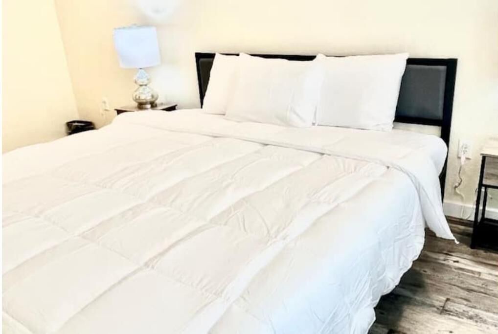 Photo of Bedroom in Northwest Los Angeles Heights