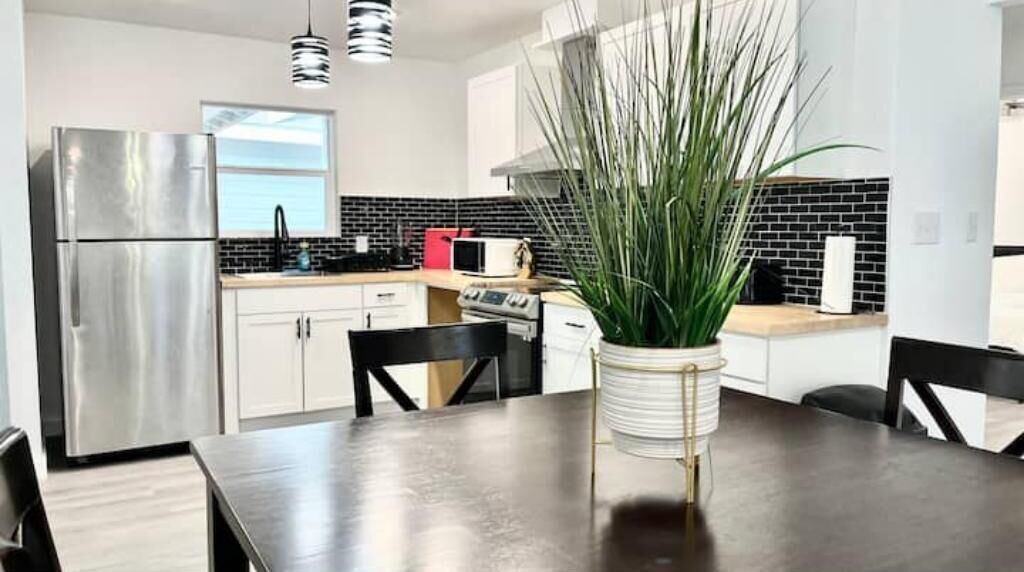 Photo of Kitchen in Northwest Los Angeles Heights