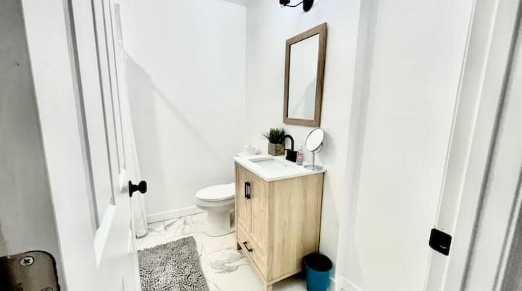 Photo of Bathroom in Northwest Los Angeles Heights