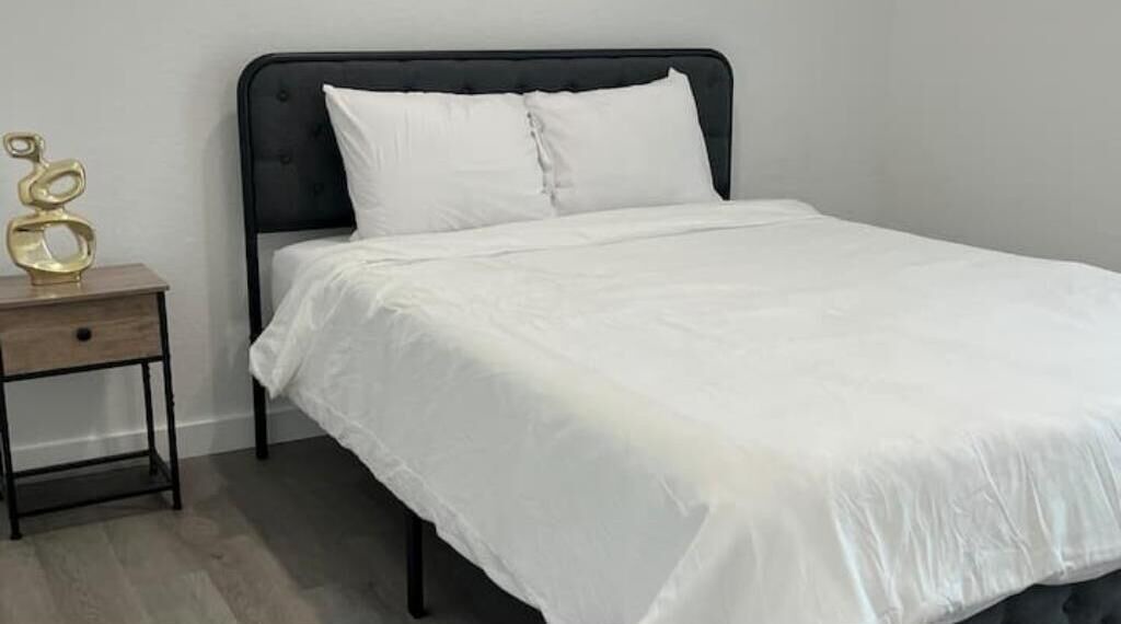 Photo of Bedroom in Northwest Los Angeles Heights