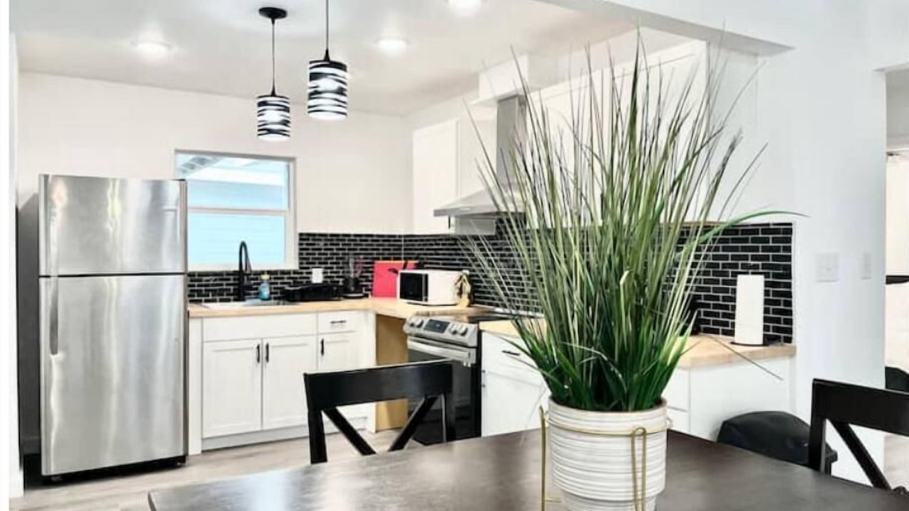 Photo of Kitchen in Northwest Los Angeles Heights