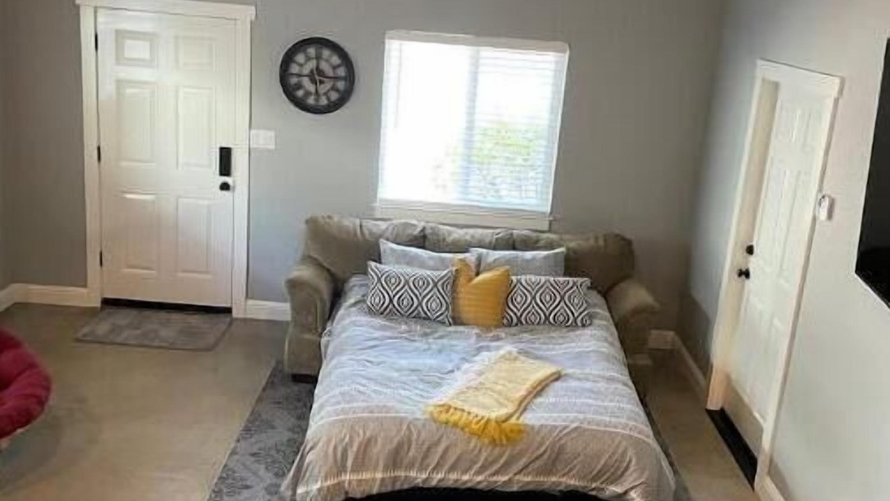 Photo of Bedroom in Lakehead-Lakeshore