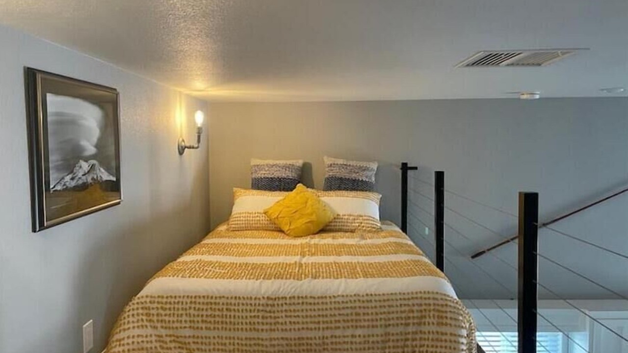 Photo of Bedroom in Lakehead-Lakeshore