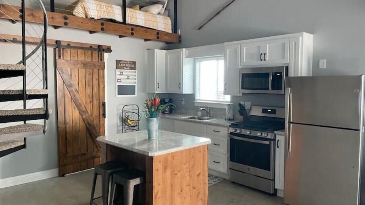 Photo of Kitchen in Lakehead-Lakeshore